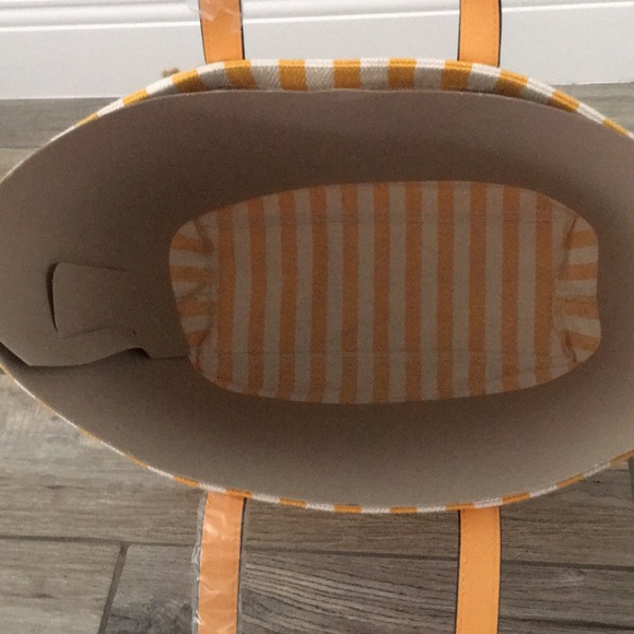 Sale 3 for $20 NWT beach bag - Picture 2 of 3